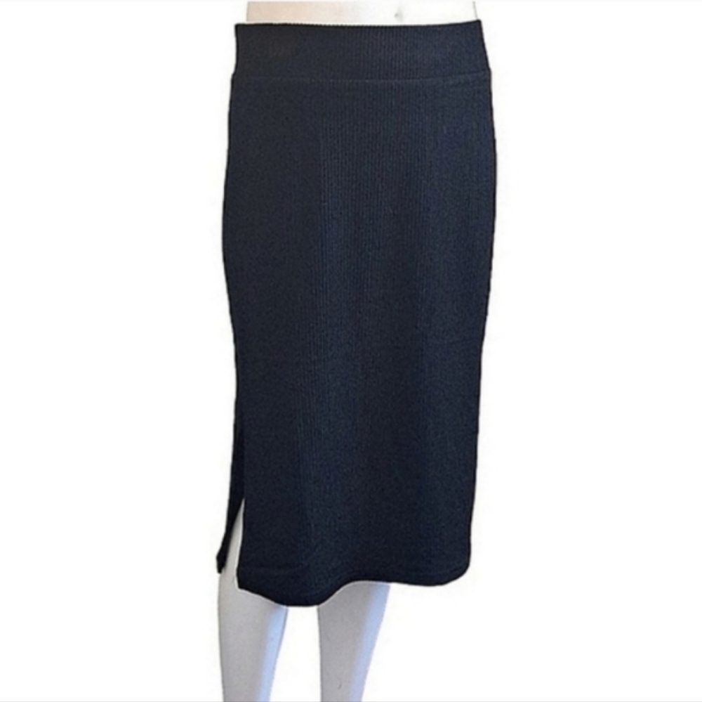 Time And Tru  Ribbed Black Midi Skirt Semi-Fitted Size Small Thru 2X - Picture 15 of 17
